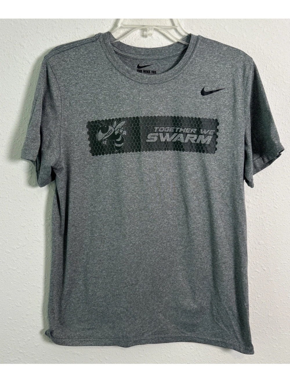 Nike Georgia Tech Yellow Jackets Men’s Athletic Cut Med Dri-Fit T-Shirt Gray